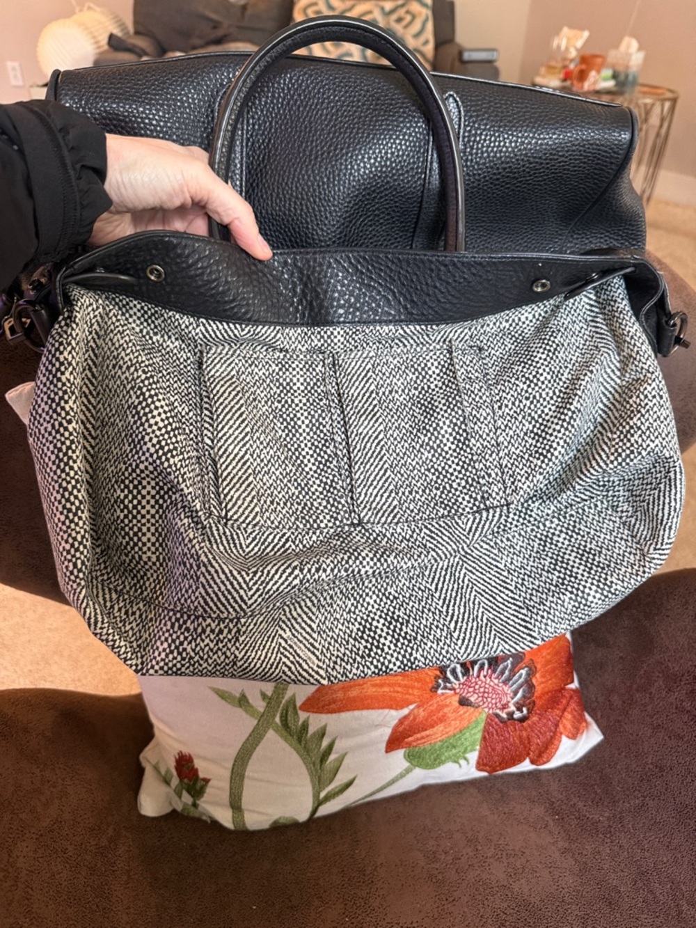 REBECCA MINKOFF SATCHEL BAG  JULES BLK ON BLK LEATHER & HARDWARE w/STRAP EUC - Picture 15 of 17